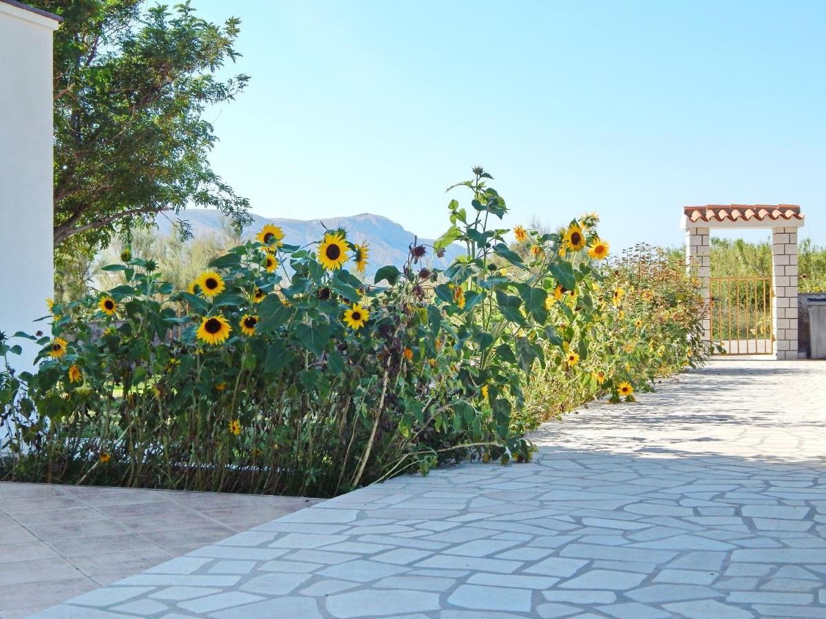 Apartments Luce - Family Friendly & Parking Pag Town Exterior foto